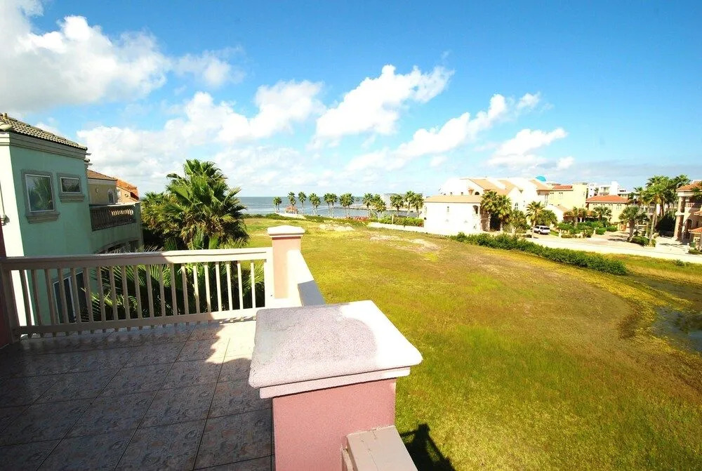 114 Bay Harbor 3 Bedrooms 3 Bathrooms Townhouse