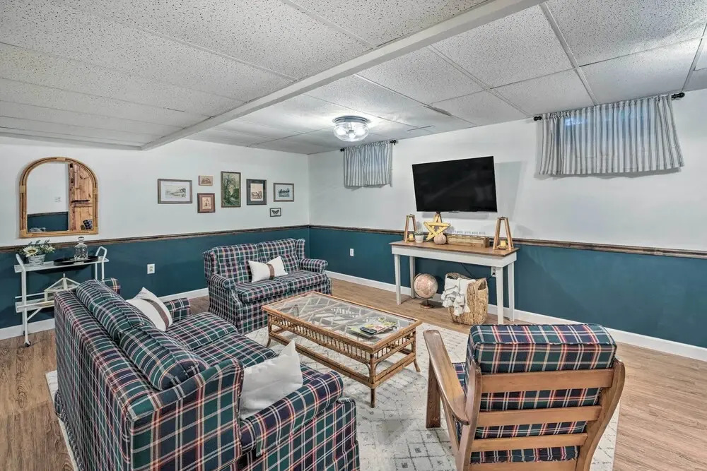Airy Cottage Close to Rock Lake w/ Fire Pit!