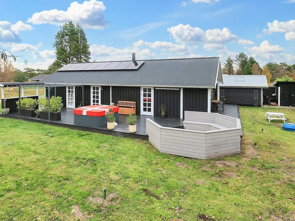 Three-Bedroom Holiday Home In Rodby