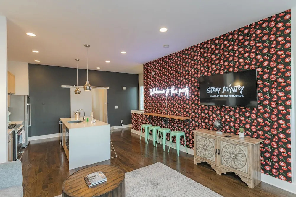 Ech1-2 Two Huge Homes Downtown Views & Tons of Outdoor Space! Sleeps 24!