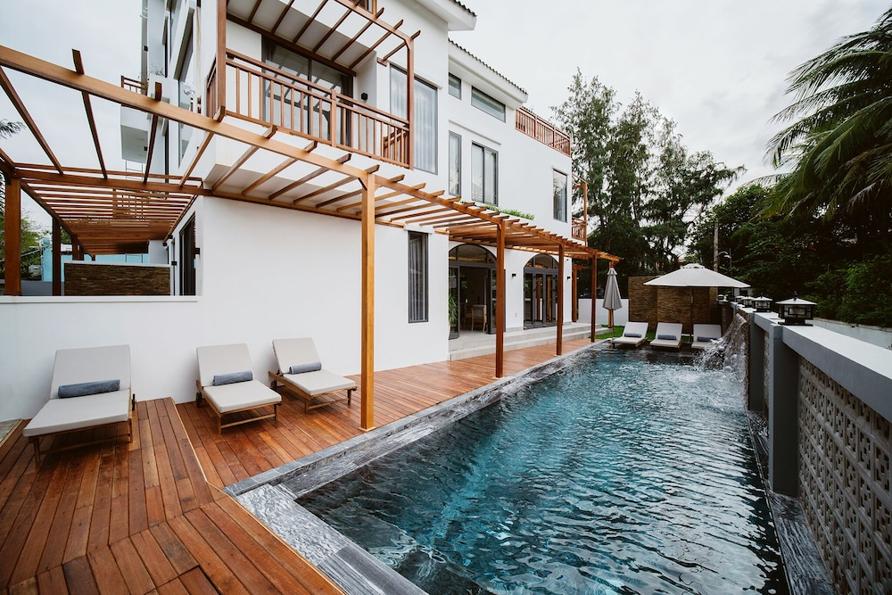 The Watermark Beachside Hotel