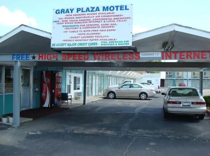 Gray Plaza Motel Benton Rend Lake I-57