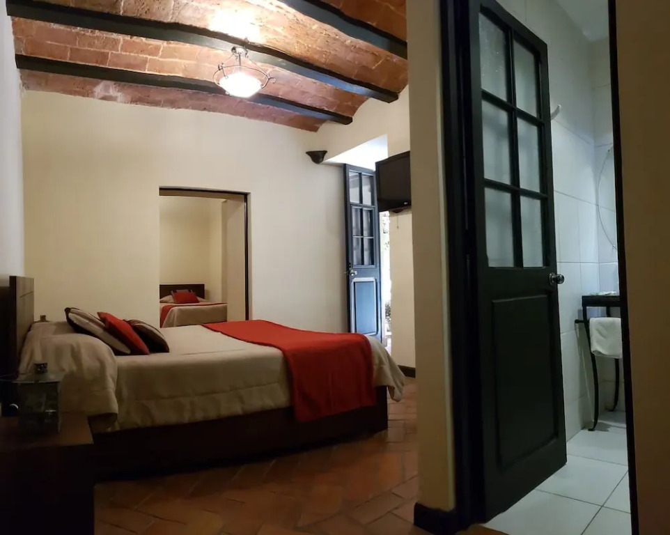 Hotel Naira