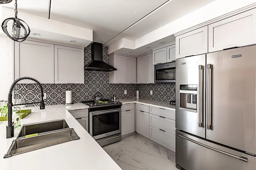 Northland Glam 3BR by Casago