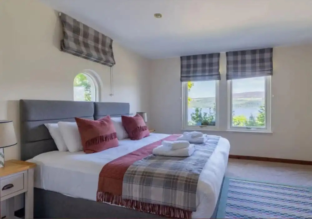 Loch Ness House Hotel