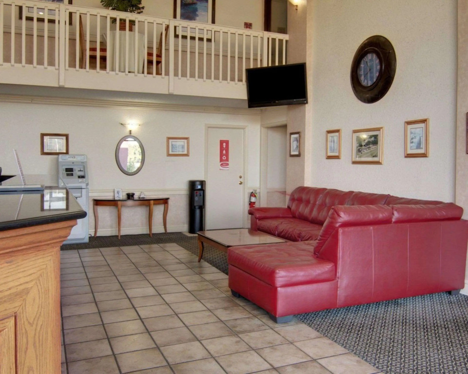 Econo Lodge Conference Center