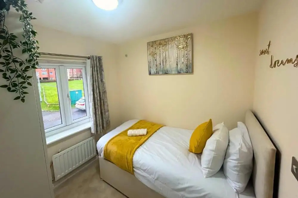 Lovely 3-bed House in Solihull