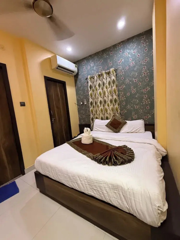 Hotel Bharat
