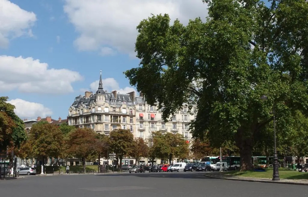 CMG Place de la Nation I