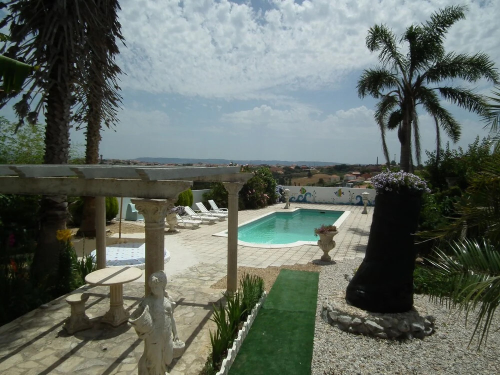 80s RetroStyle Villa