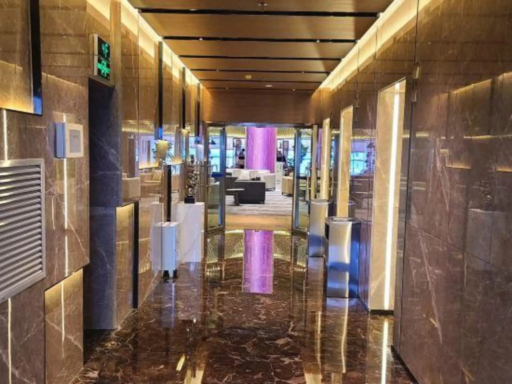 Jinghu Hotel
