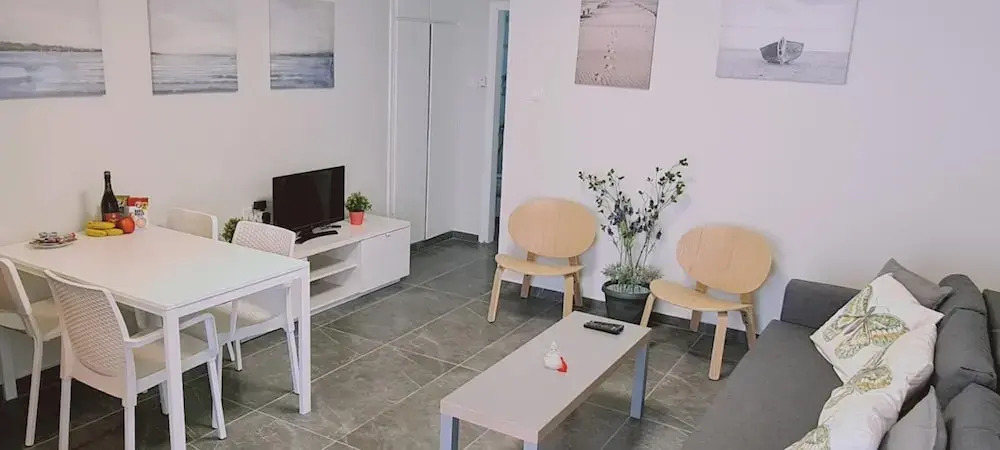 14 AN - 114 Nissi Twins Apartment