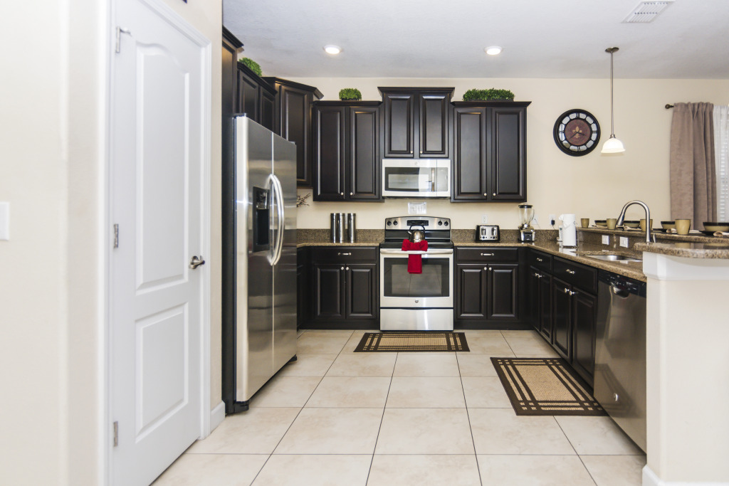 Deluxe 7Bd with Pool Close to Disney   CG 1406