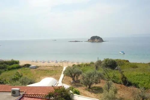 Villa Zaharo and Lilian Apartments
