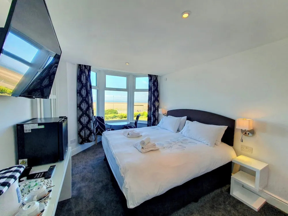 The Kerswell Hotel Sea Front