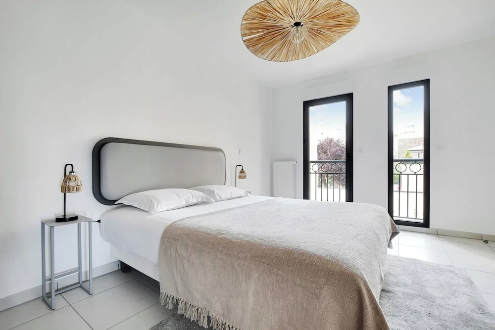 Elegant Apartment - 1 Bedroom/2 Bedrooms - Close to Paris & La Defense