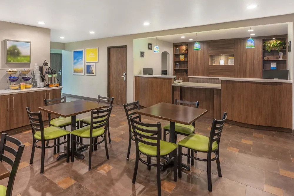 Days Inn & Suites East Flagstaff