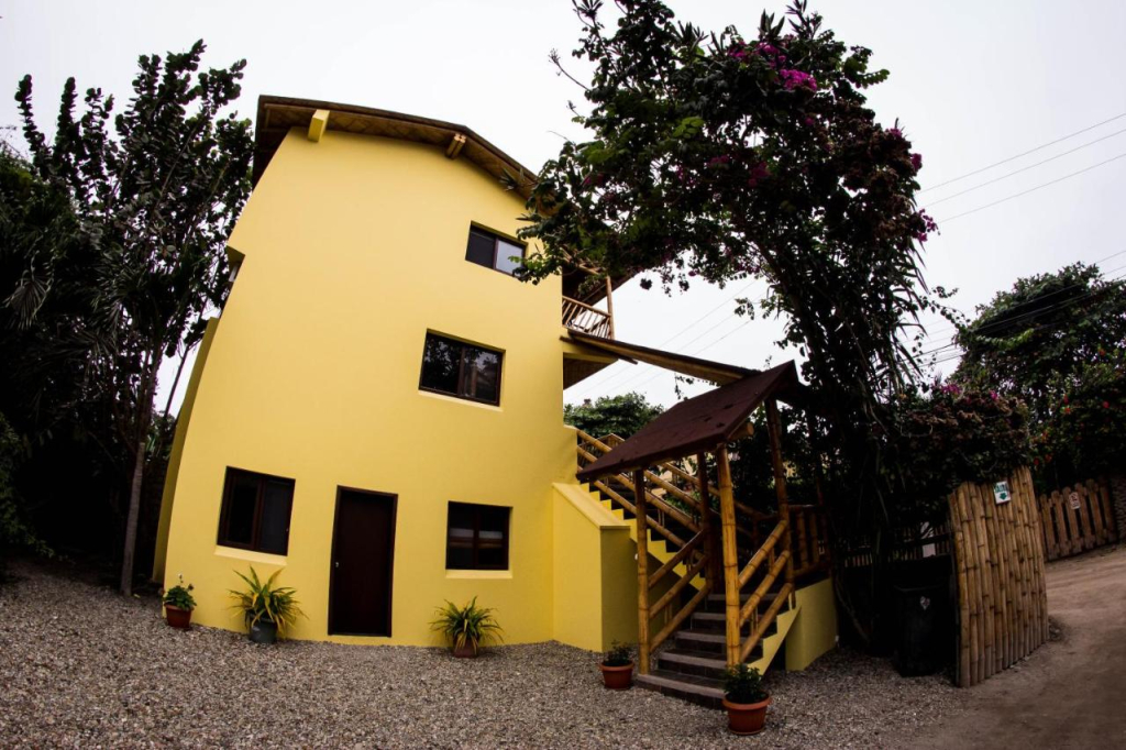 Paradise Project Hostal