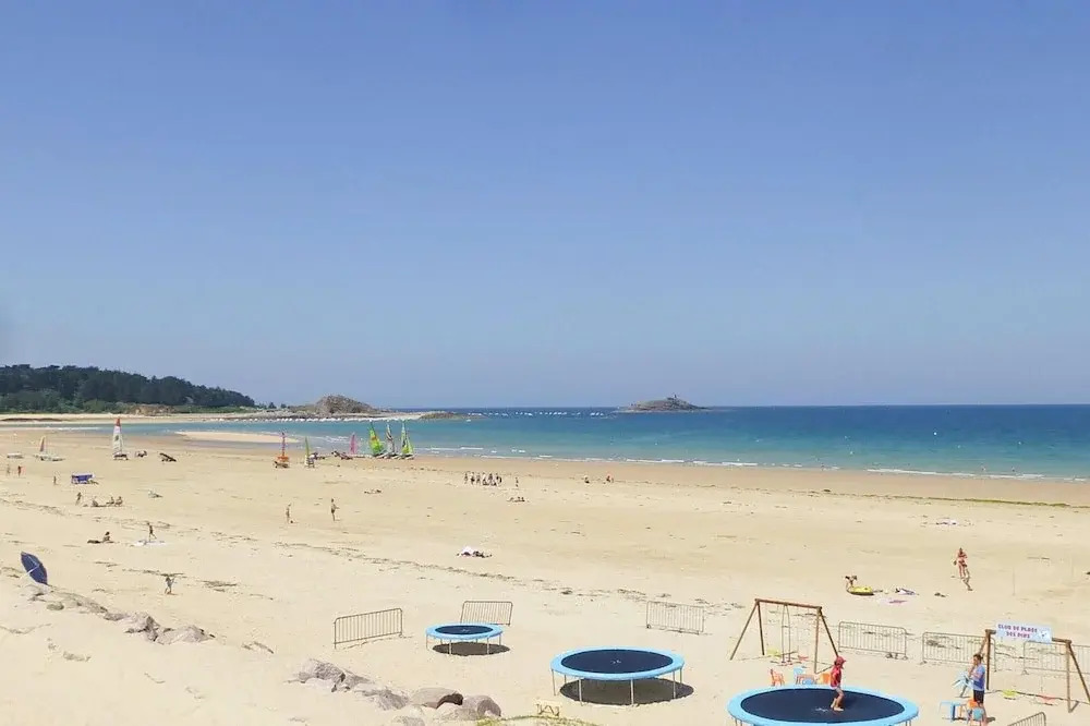 Nice Holiday Flat, 100 m From the Beach, Erquy