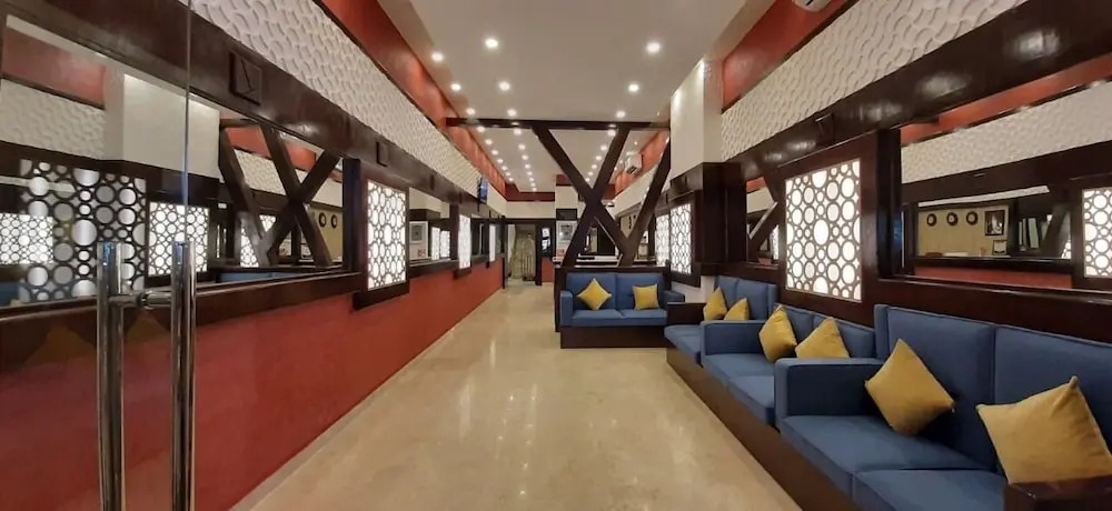Star Emirates Royal