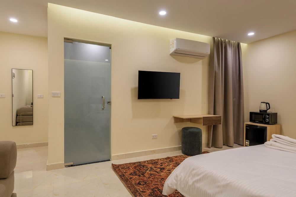 Hazel Spaces in Heliopolis