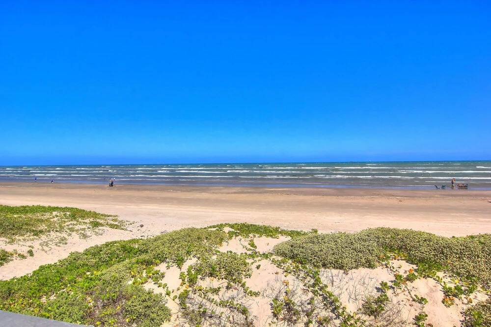 Costa Del Ray #1 2 Bedroom Condo by Redawning