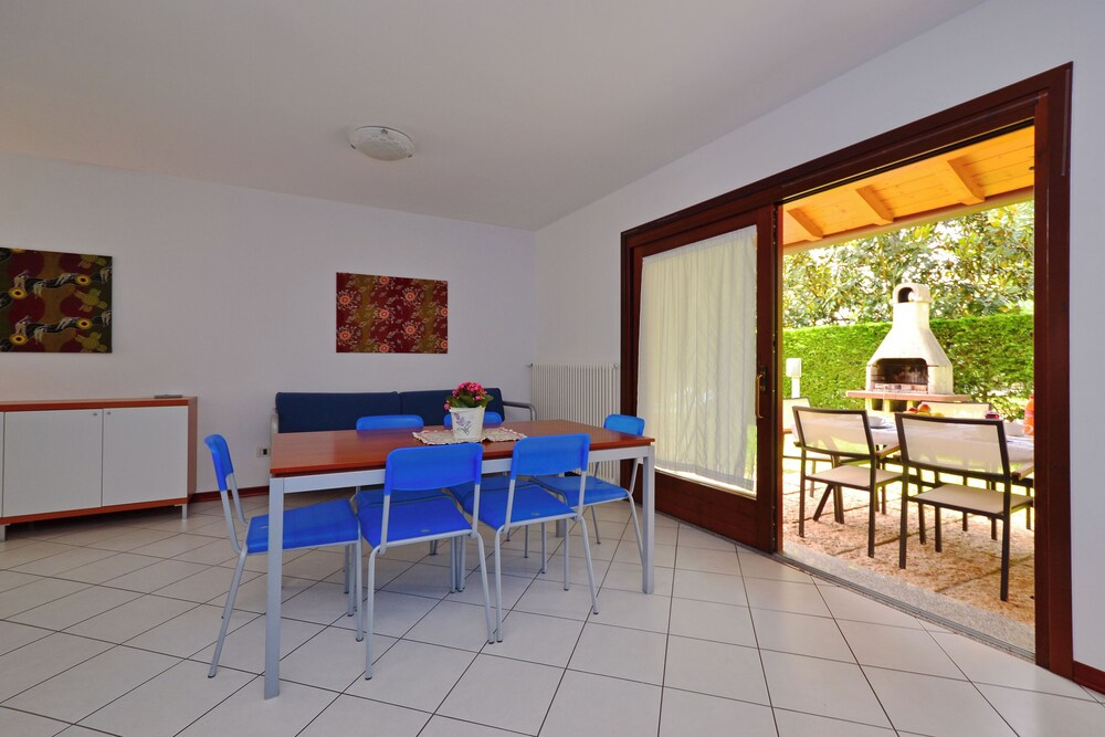 Spacious Villa With Pool