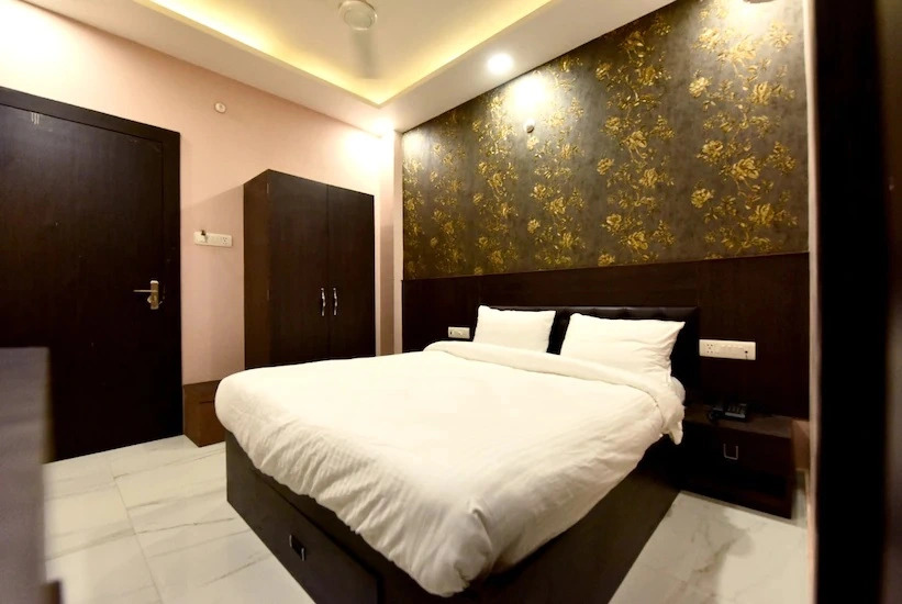 Hotel V K Inn