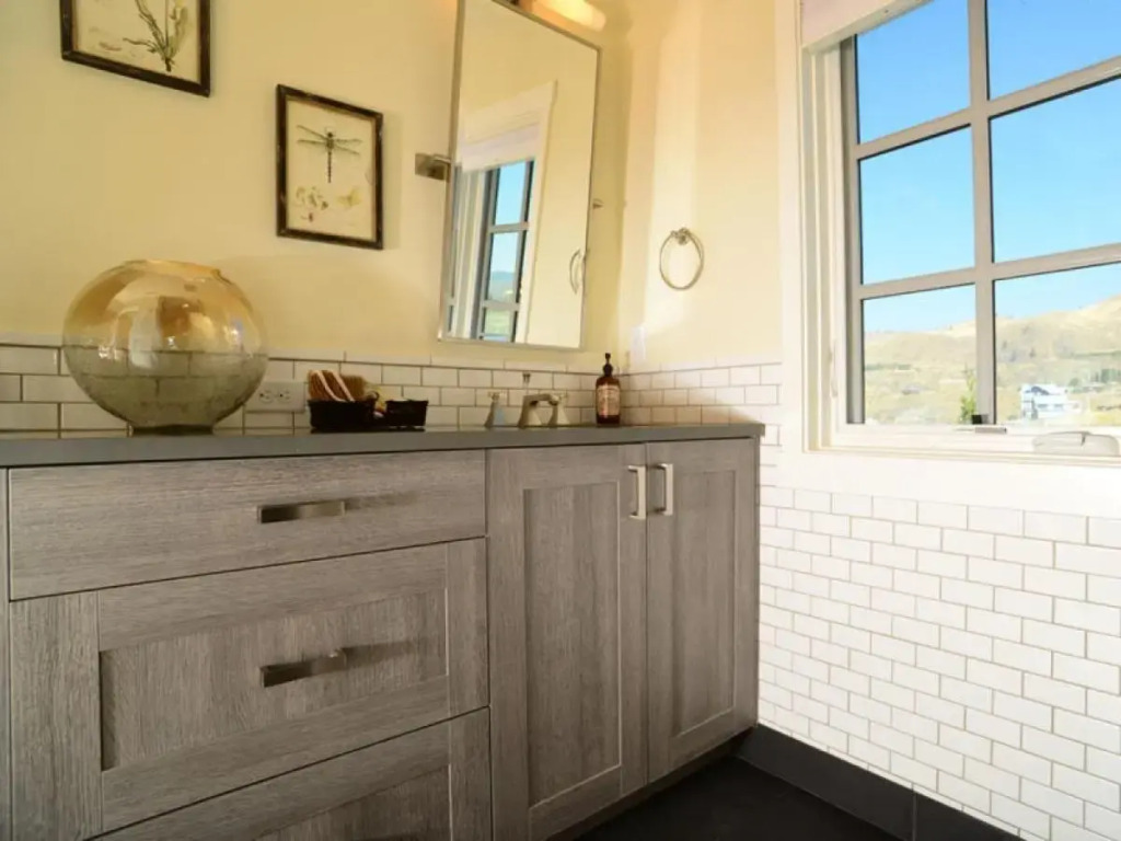 Arroyo with a Carriage House #60