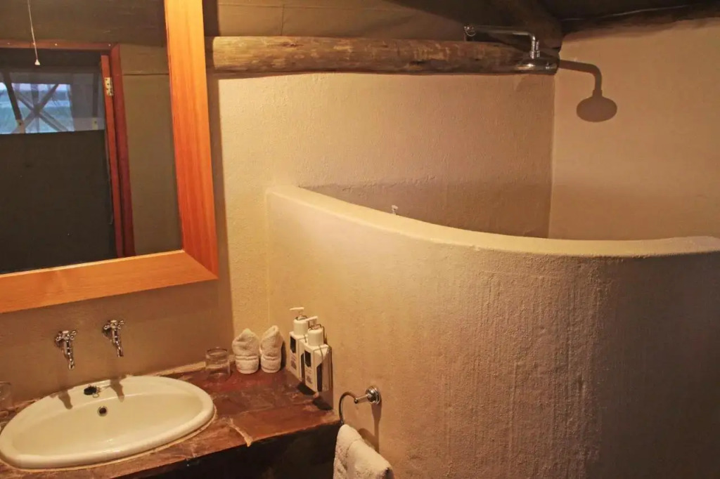 Intu Africa-Camelthorn Kalahari Lodge