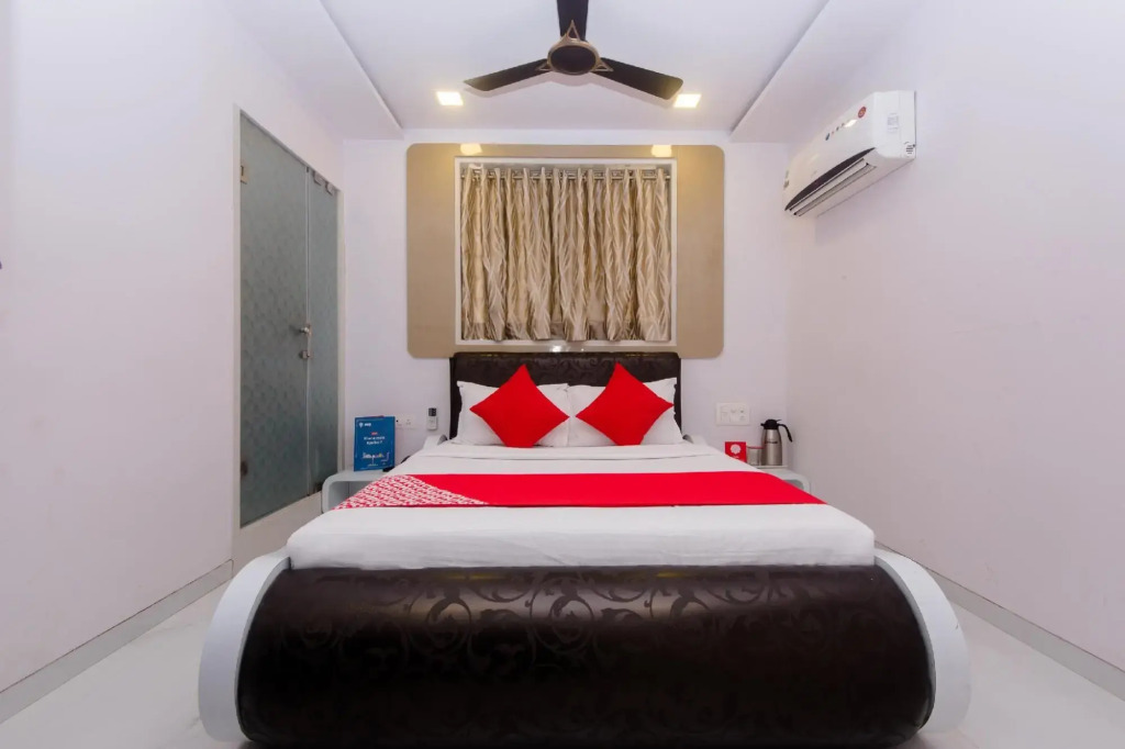OYO 408 Vile Parle