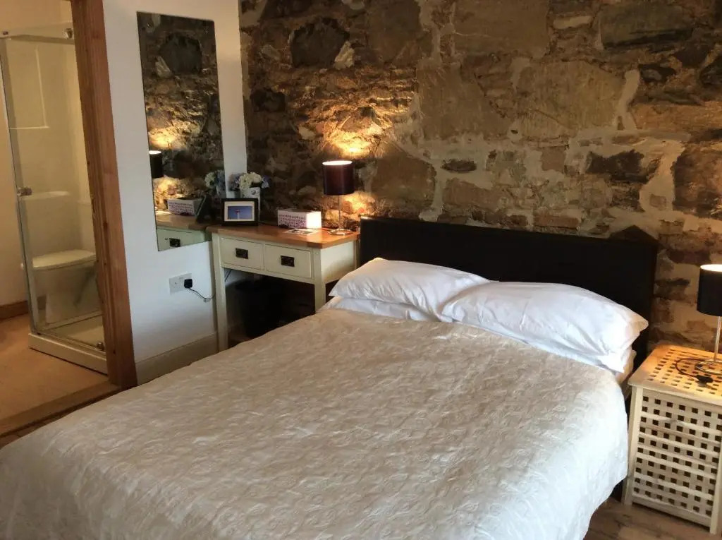 Comber Courtyard Apartment