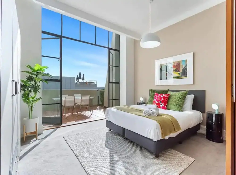 Lovely Bright Apt w/ Pool and Gym by Zodiak Stays