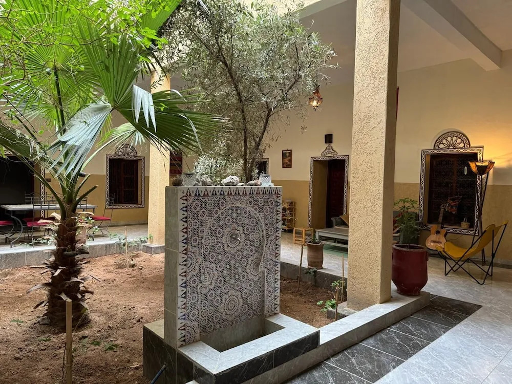 Room in Guest Room - Riad dar Tazoulte Bedroom