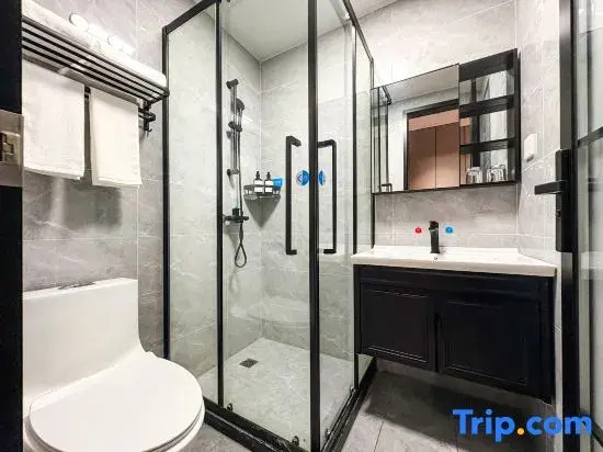 Rujia Ruibaiyun Hotel (World Expo Park Chengshan Road Subway Station Branch)