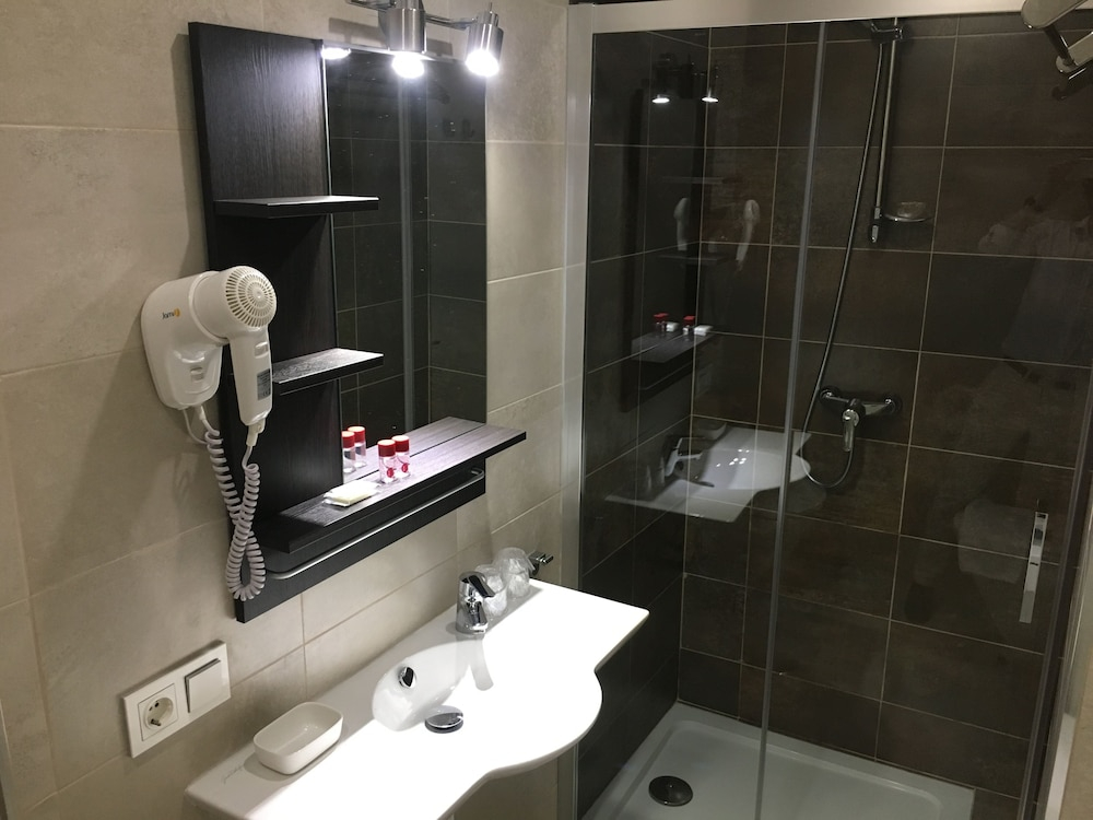 Apartamentos Pinar Málaga Centro - Carretería