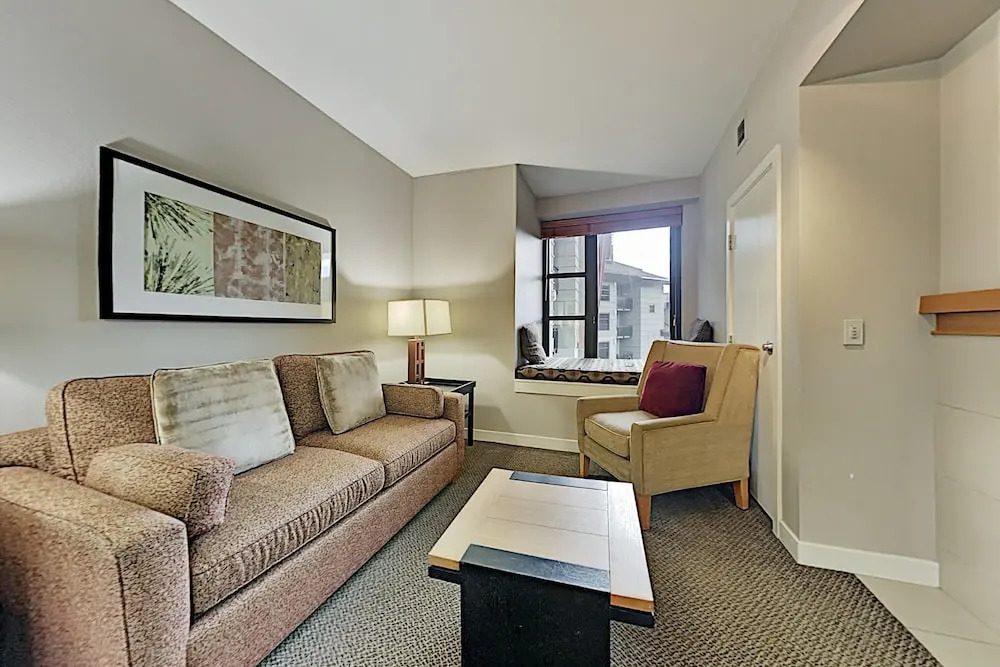 0617west 1 Bedroom Hotel Room