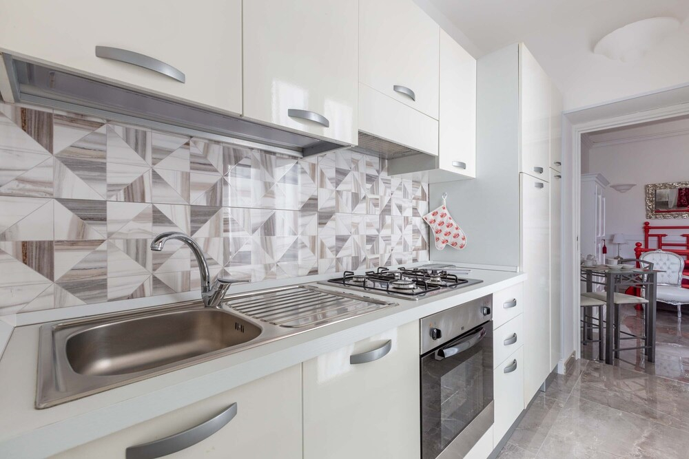 2446 Palazzo Montagna - Mono by Barbarhouse