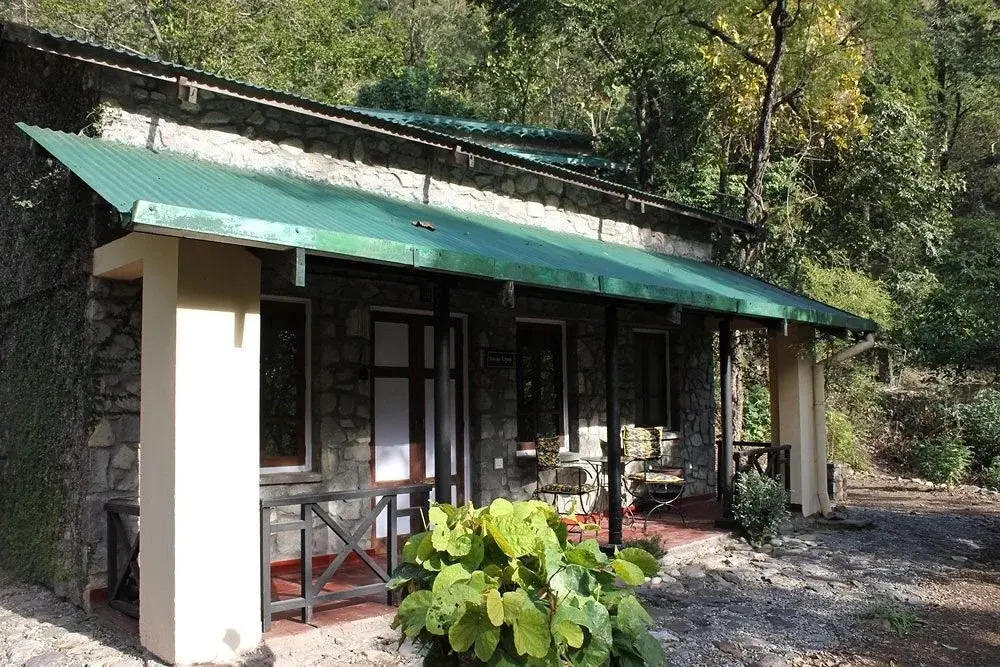 Neemranas Glasshouse on the Ganges