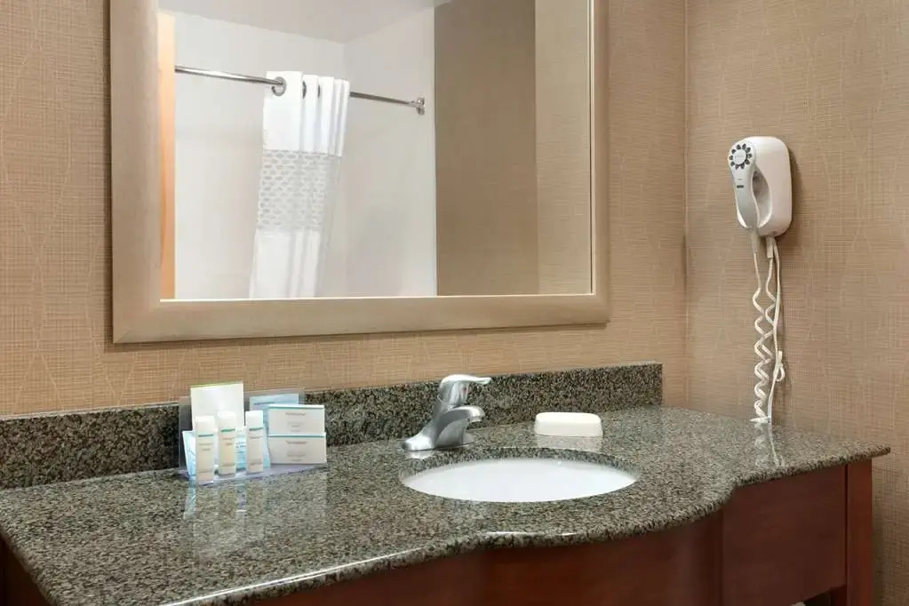 Hampton Inn And Suites Birmingham-east I-20