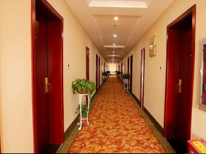 GreenTree Inn Jiangxi Yingtan Jiaotong Road Central Square Business Hotel