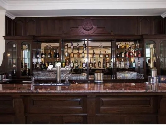 Albert Hotel