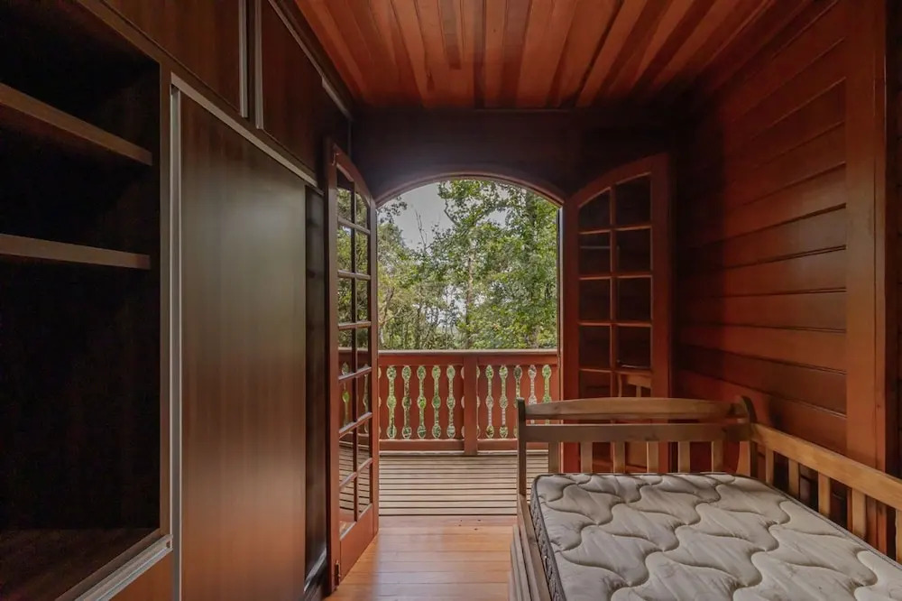 Casa com Lareira e 3 su tes no Parque das Fontes
