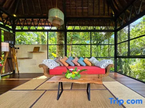 Joglo 4 Villa Mahadevi with Pool - Jungle near Ubud