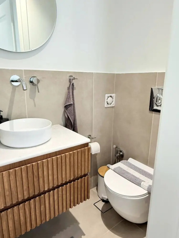 Azure Loft - 3min Walk to Beach, 10min to Old Town
