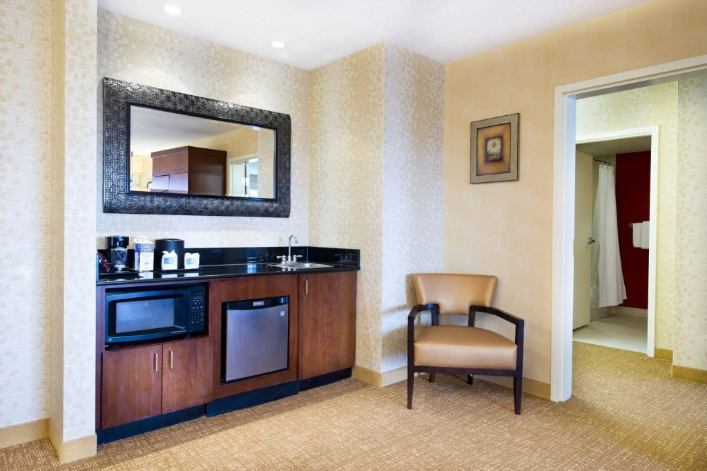 Courtyard by Marriott Mississauga-Airport Corporate Centre West