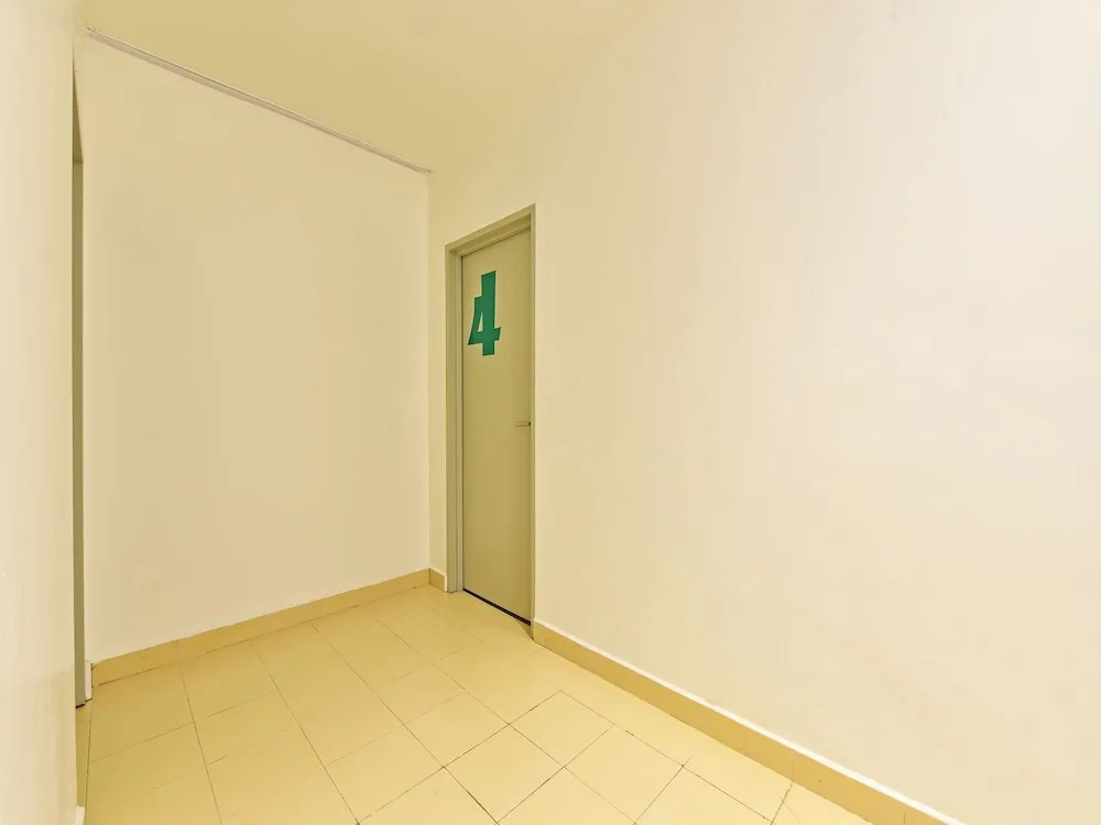 Capital O 90882 Padi Hotel