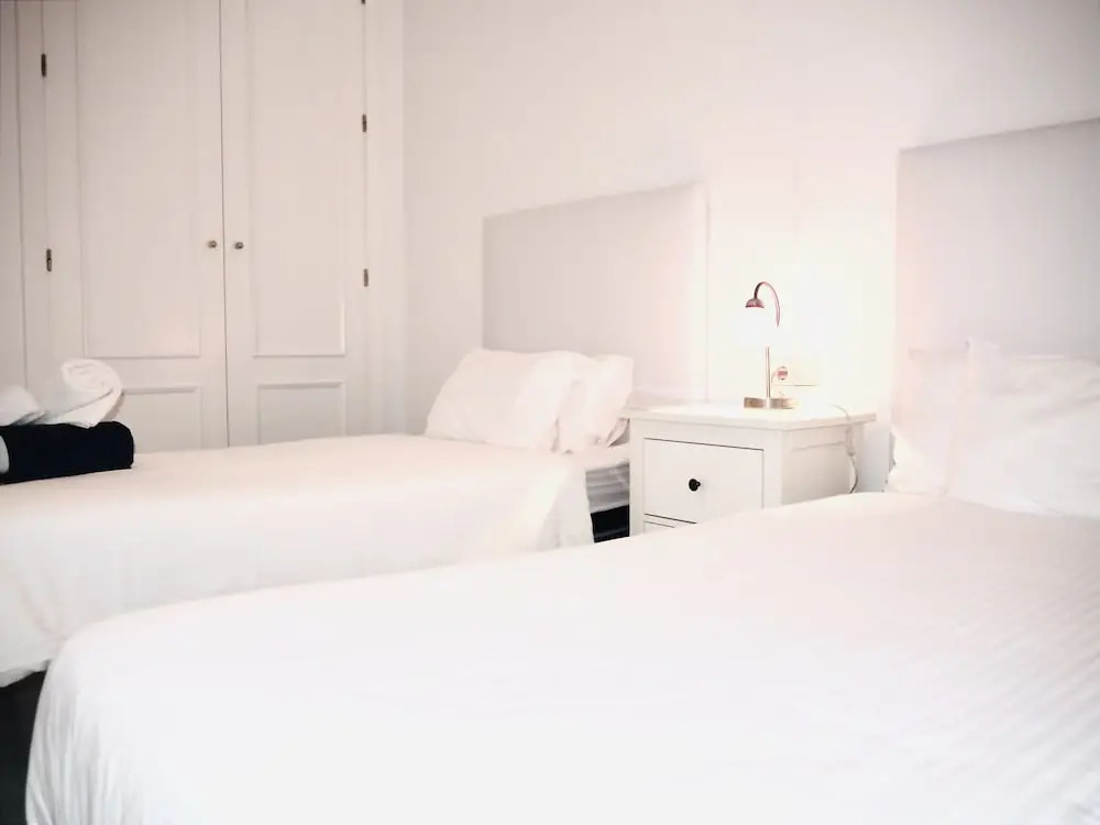 2F MTR - Marbella Temporary Rent 3bedrooms Old Town