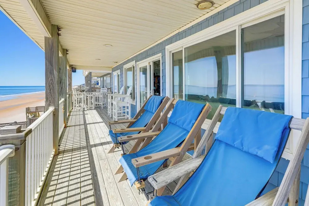 Hot Tub & Decks: North Topsail Beach Home