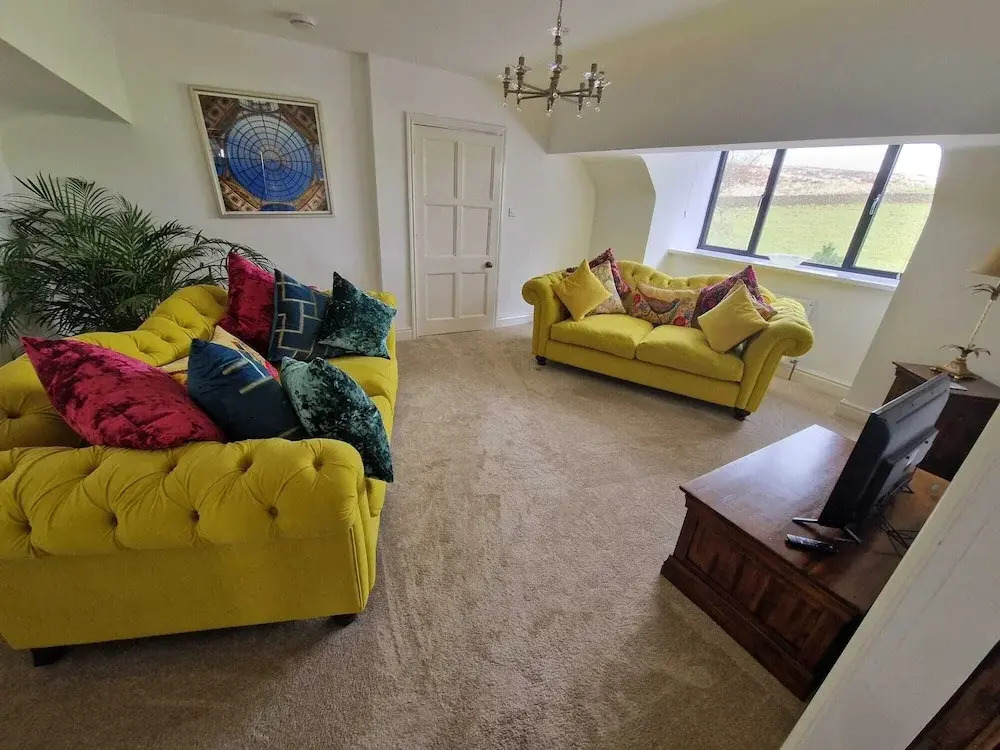 Luxury Penthouse Apartment - Beautiful Countryside